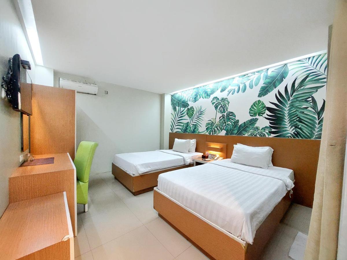 Shinta Guesthouse Malang Buitenkant foto