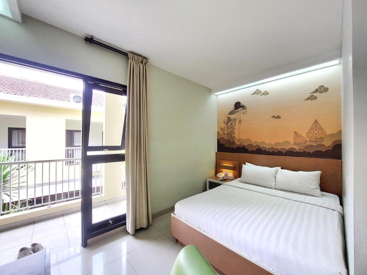 Shinta Guesthouse Malang Buitenkant foto
