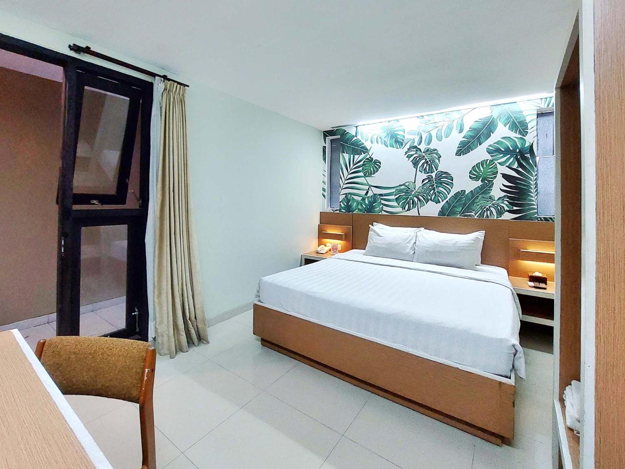Shinta Guesthouse Malang Buitenkant foto