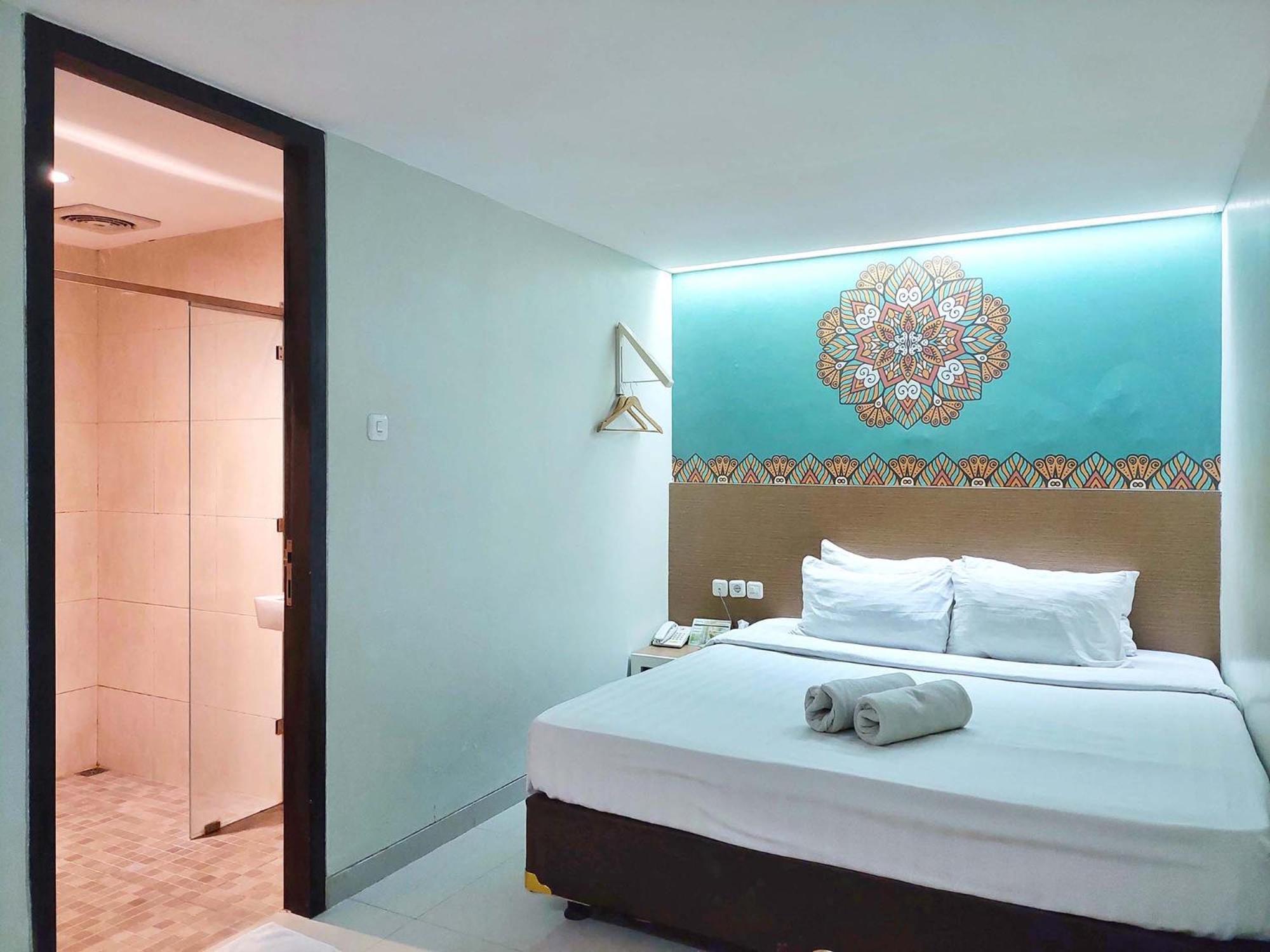 Shinta Guesthouse Malang Buitenkant foto