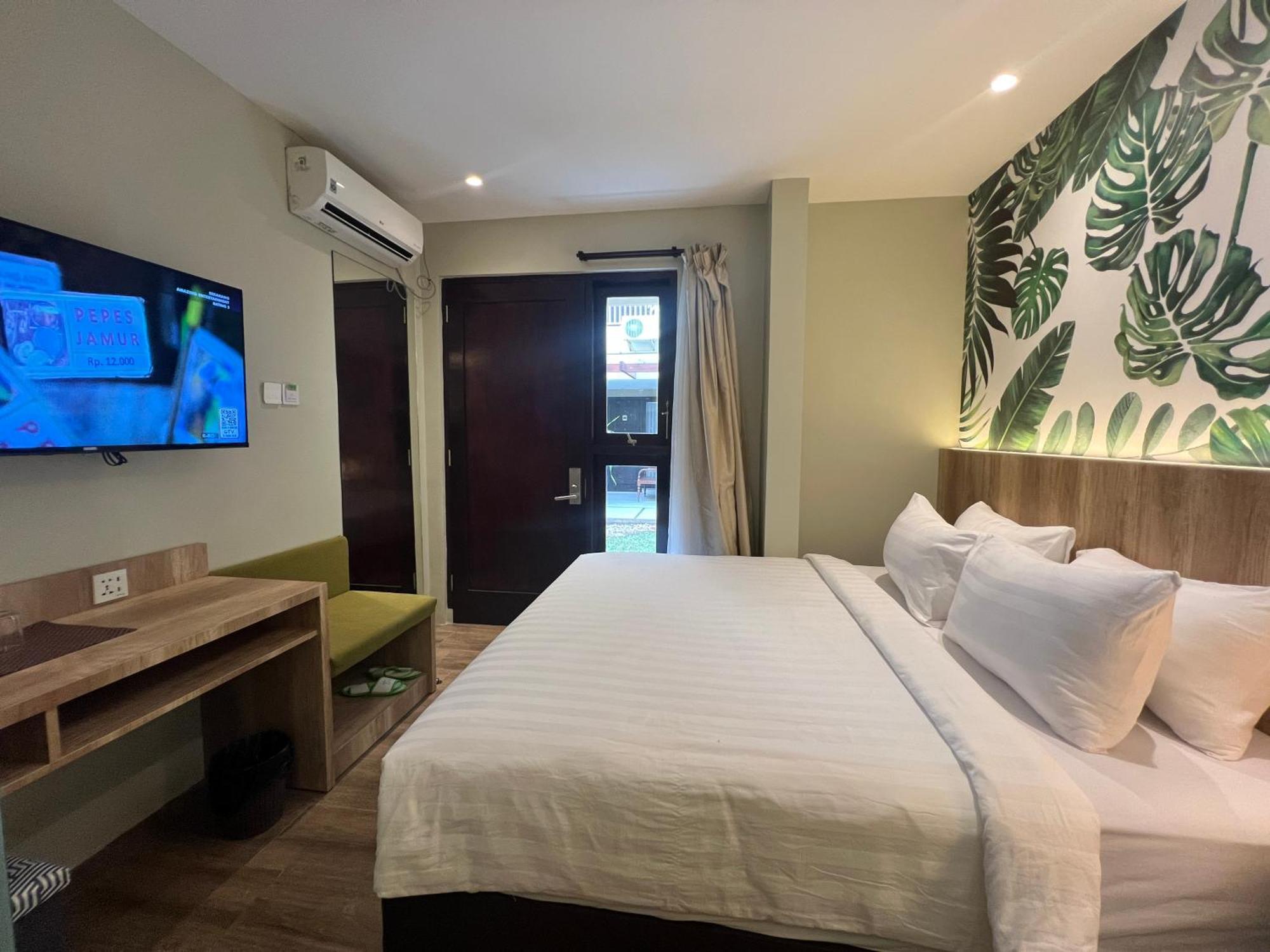 Shinta Guesthouse Malang Buitenkant foto